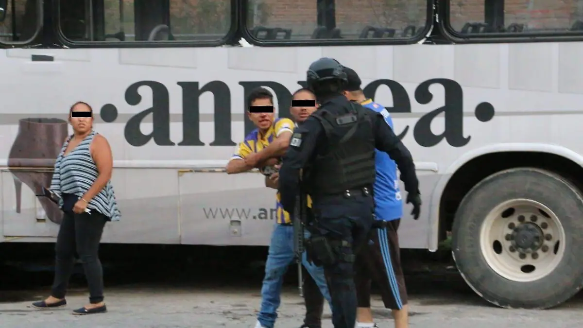 poli detenidos