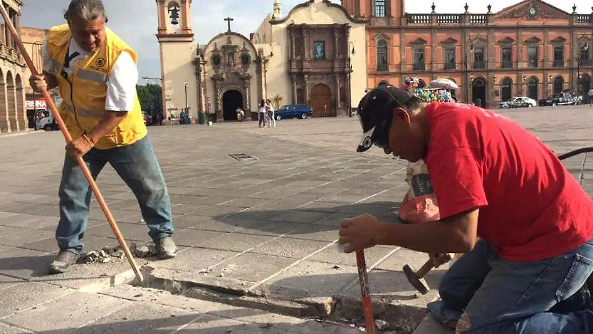 Imagen Urbana realiza reparación de cantera en la Plaza Fundadores