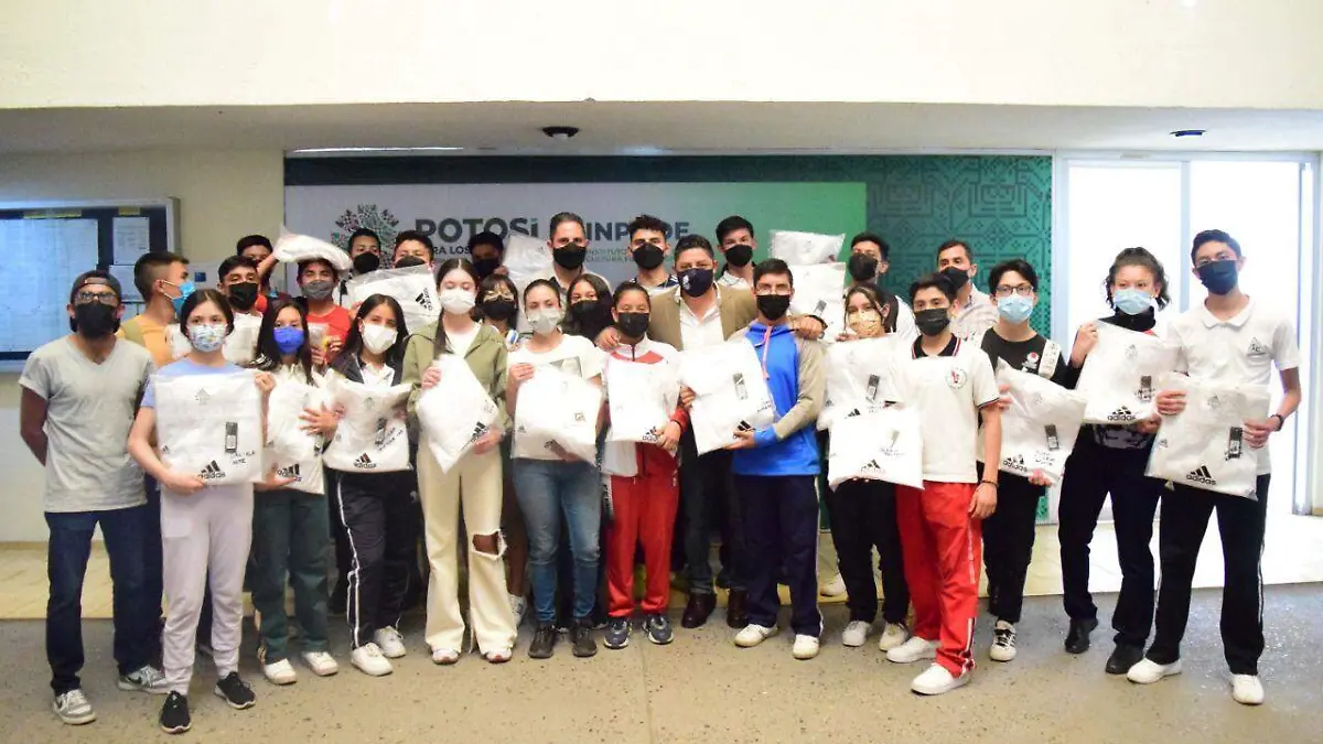 Karatecas estrenarán uniformes 1