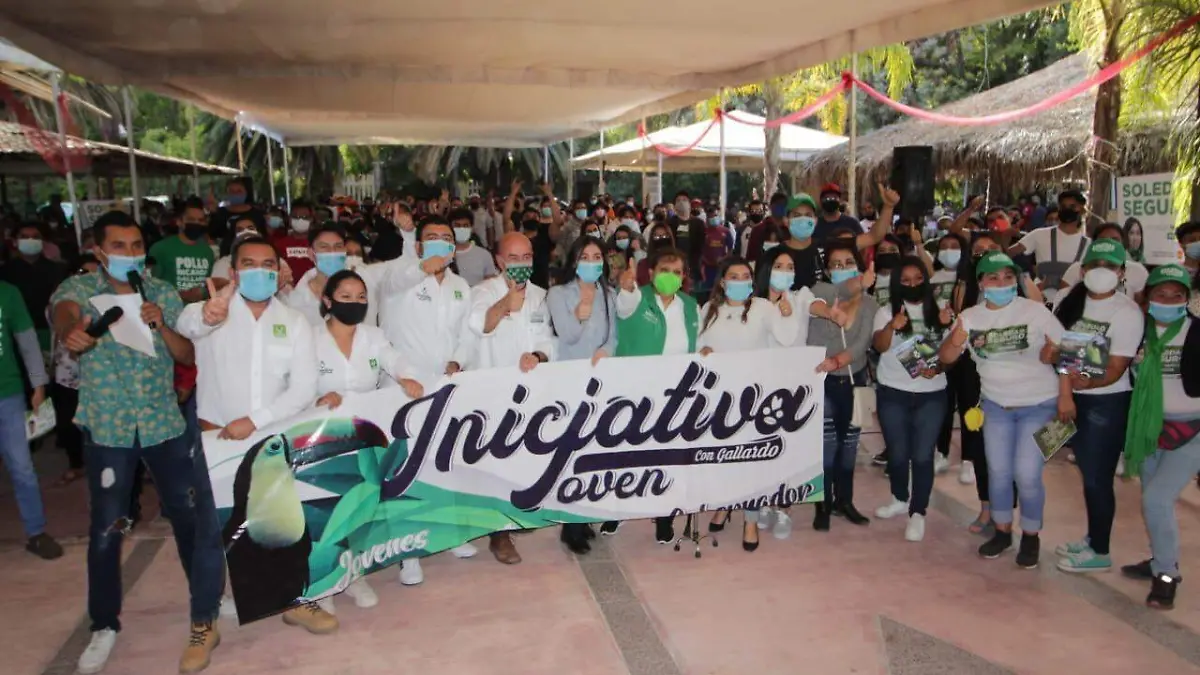 Leonor Noyola suma con los jóvenes