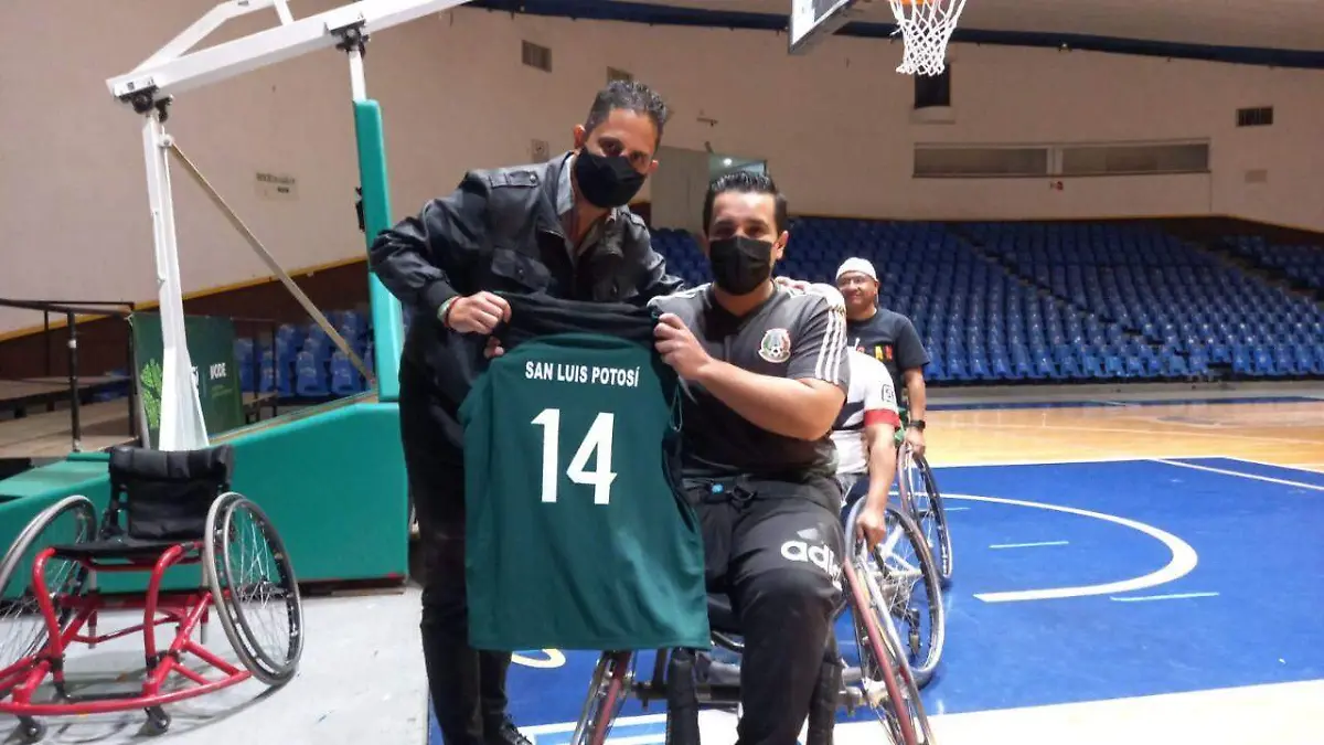 Uniformes para los Indestructibles