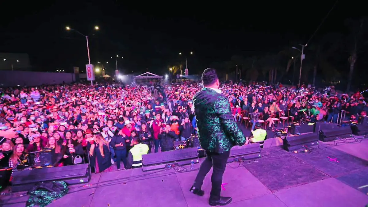 Banda Adictiva en posada navideña (2)