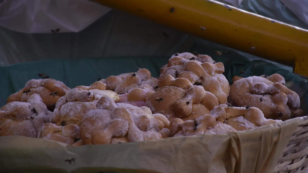 PAN DE MUERTOS