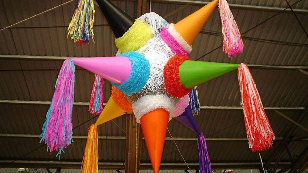 PIÑATA TRADICIONAL DE SIETE PICOS-FOTO ANGIE