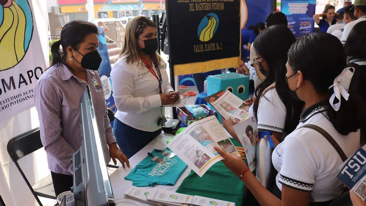 Feria Universitaria Interactiva  3