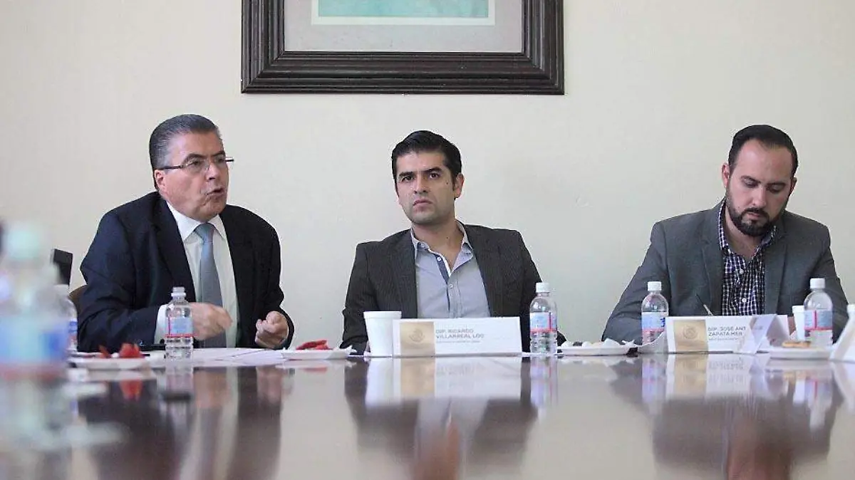 Ugalde y diputados