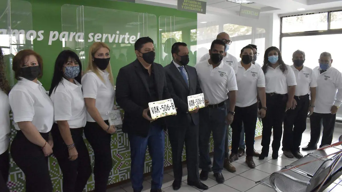 Entrega de placas en SLP