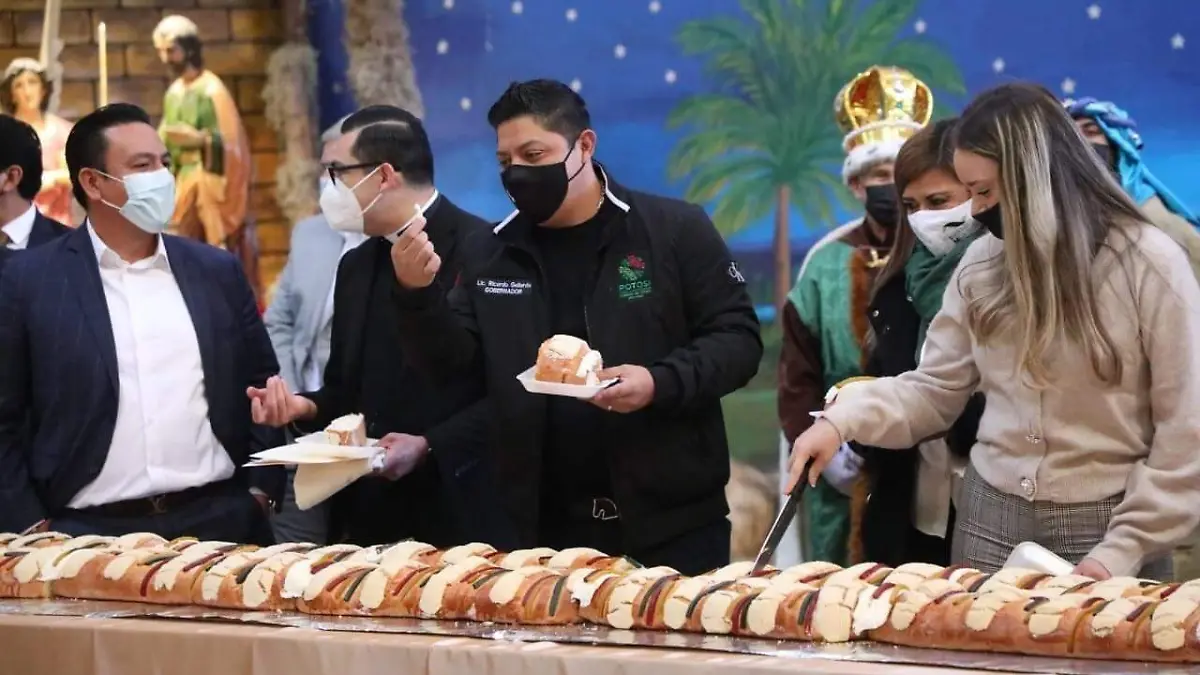 Entrega de Rosca de Reyes 