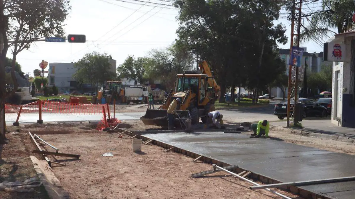 OBRAS DE LA AVENIDA HIMNO NACIONAL  (1)
