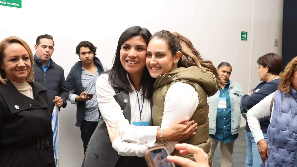 Reeligen a Verónica Rodríguez 