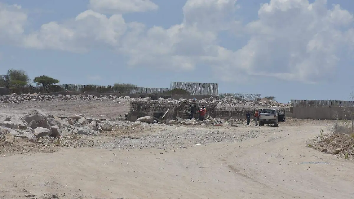 Construccion vía alterna