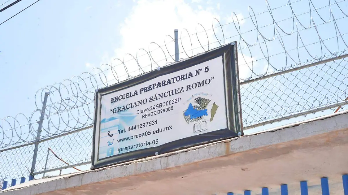 EMBELLECIENDO TU ESCUELA