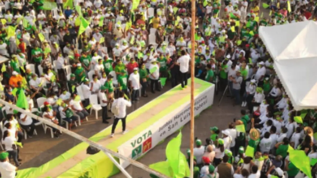 Multidudinario recibimiento a Gallardo en la huasteca potosina