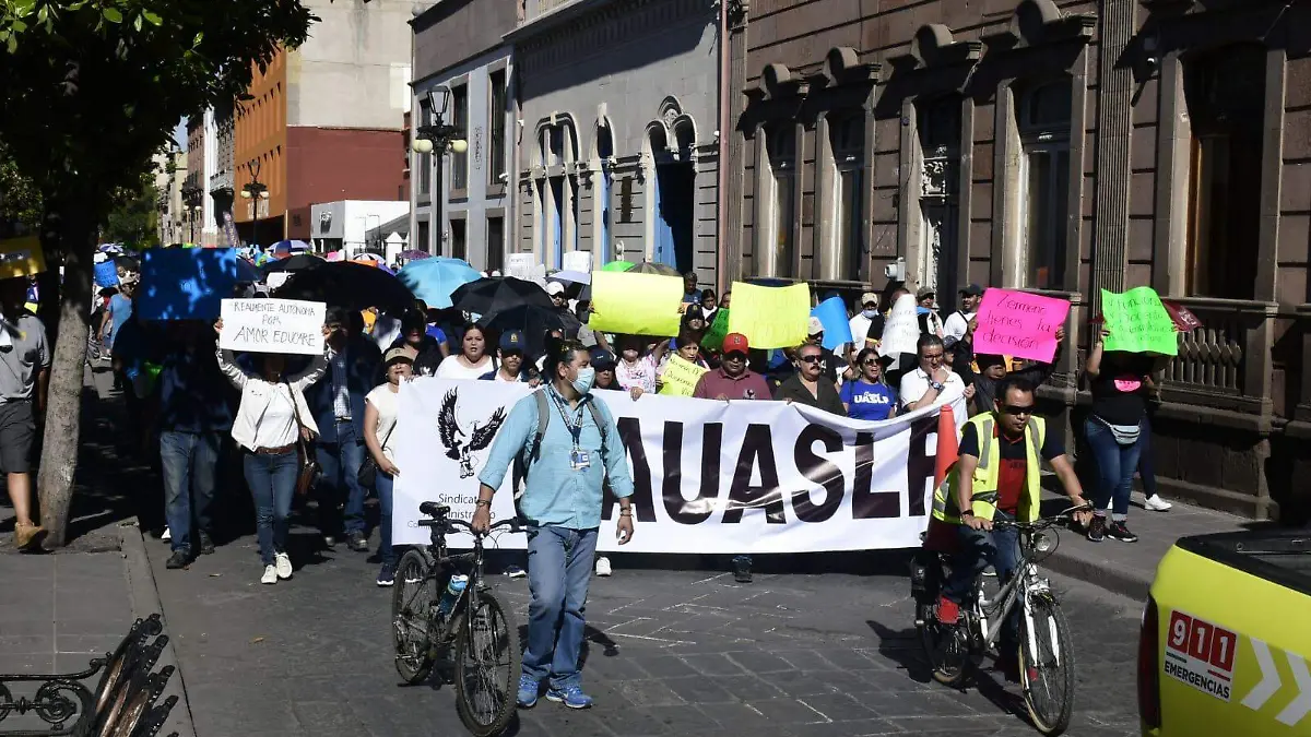 Manifestación Adminitrativos UASLP (1)