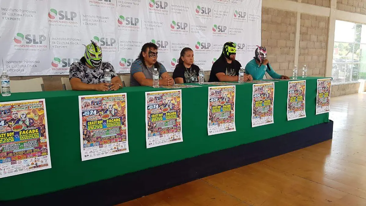 20 años de lucha libre en la tradicional función de Espinoza y Cuevas con Xicotencatl