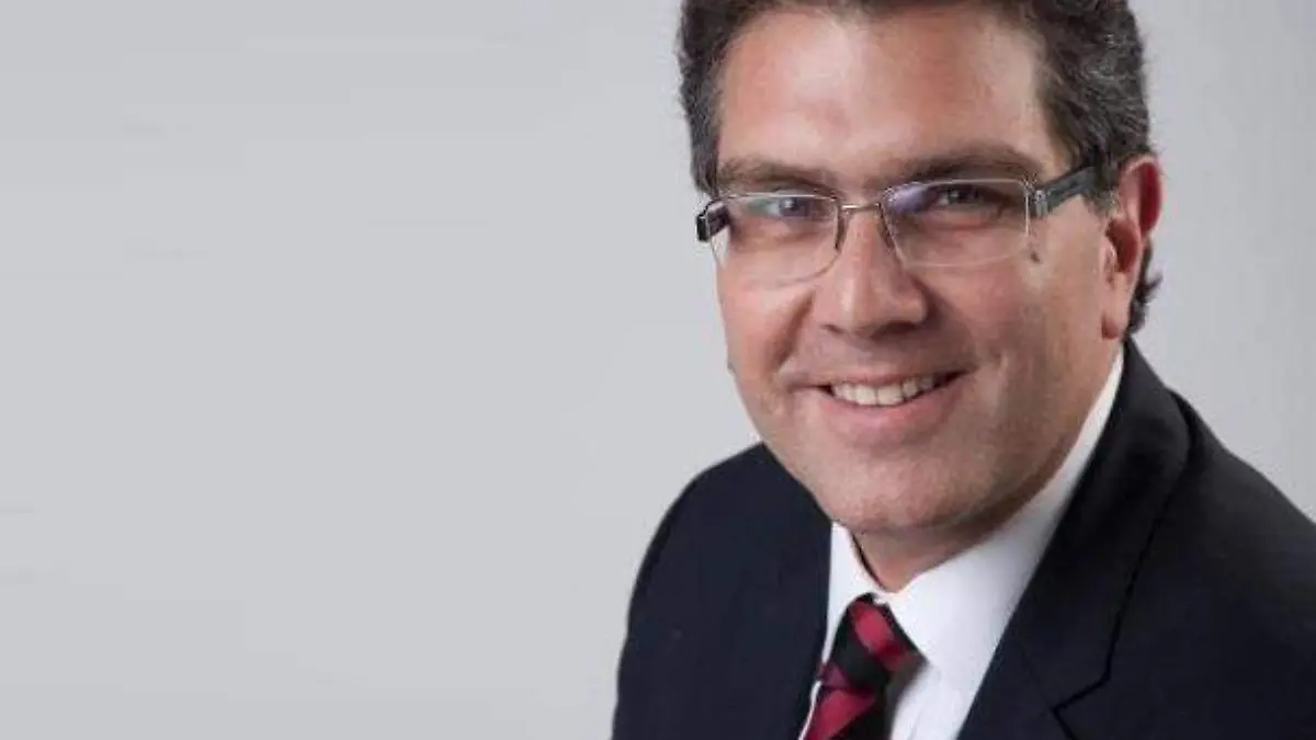Armando Ríos Piter