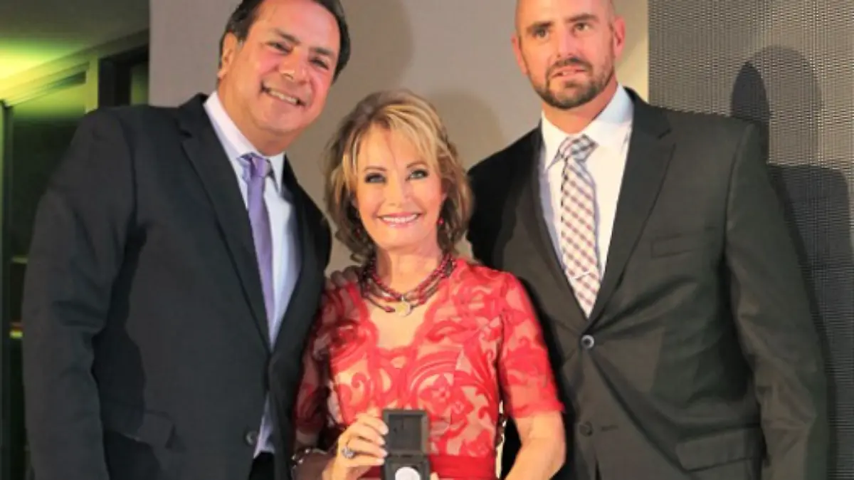 2022-05-02 17_08_07-WhatsApp