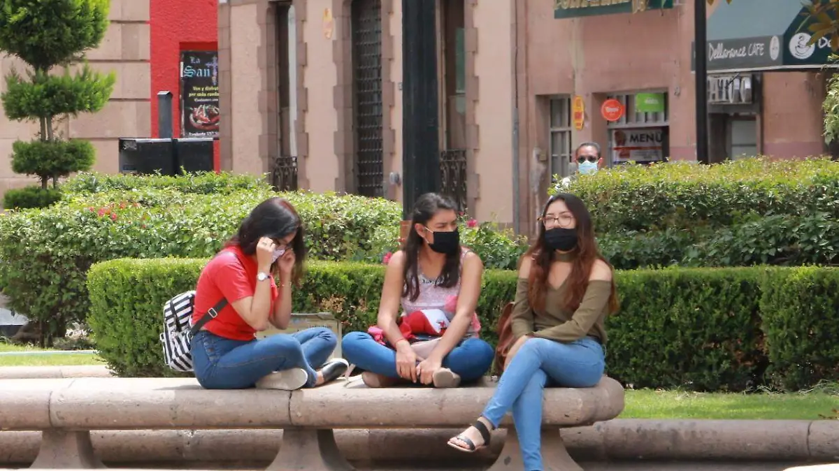 niños con sin cubrebocas (4)