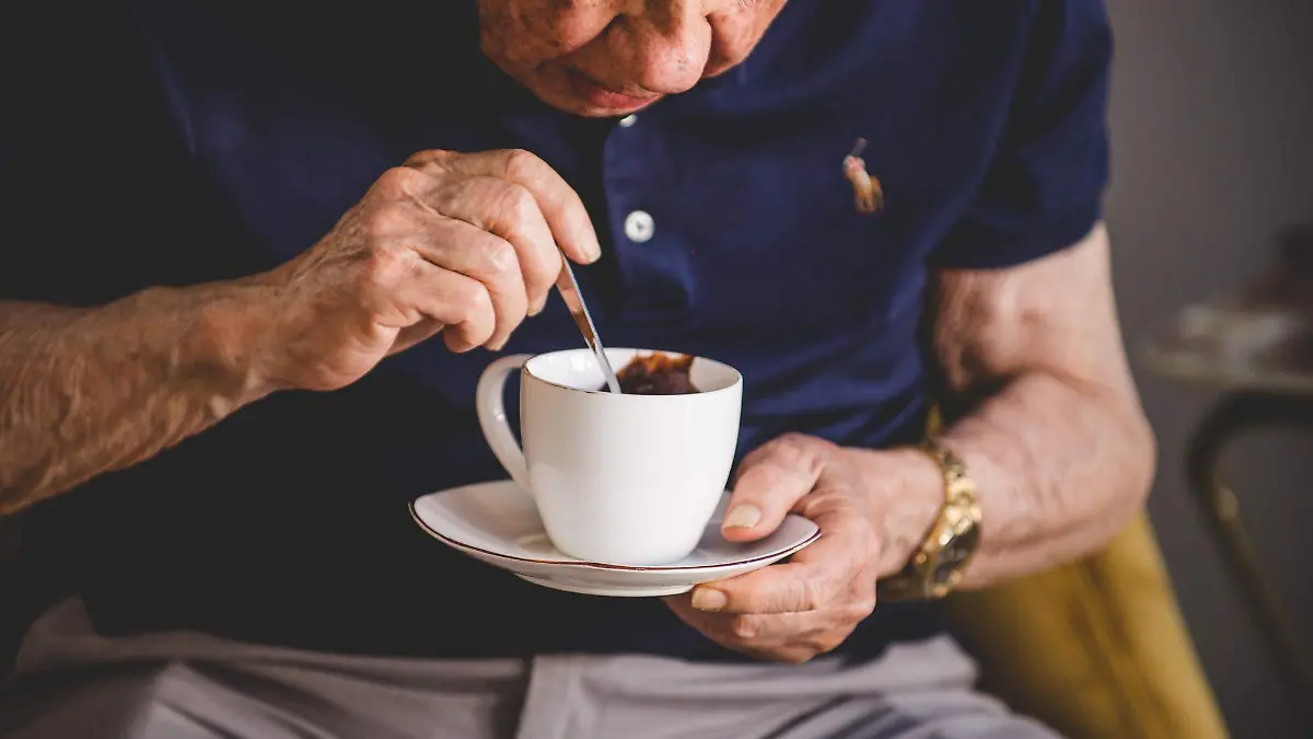 señor Luis Costanzo