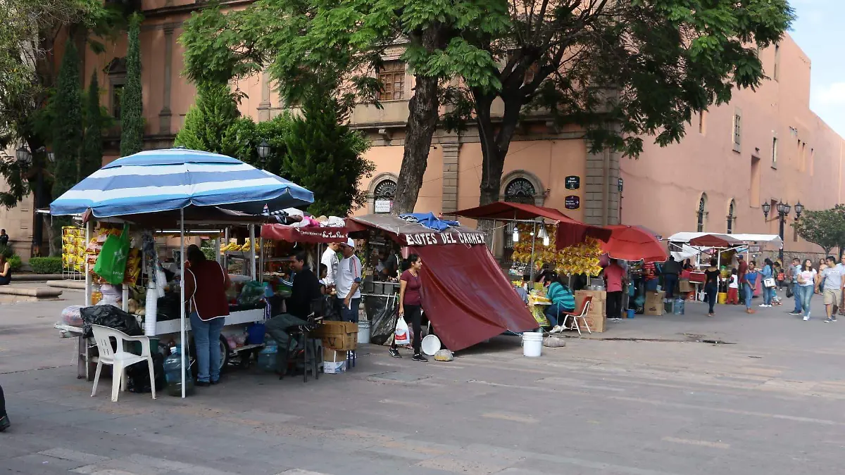 AUMENTA EL AMBULANTAJE EN PLAZA DEL CARMEN, SERA POR EL DOMINGO