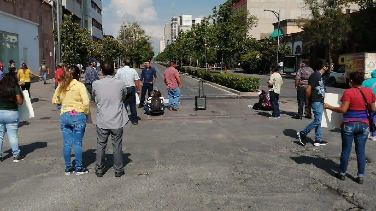 1 piden cese de funcionaria