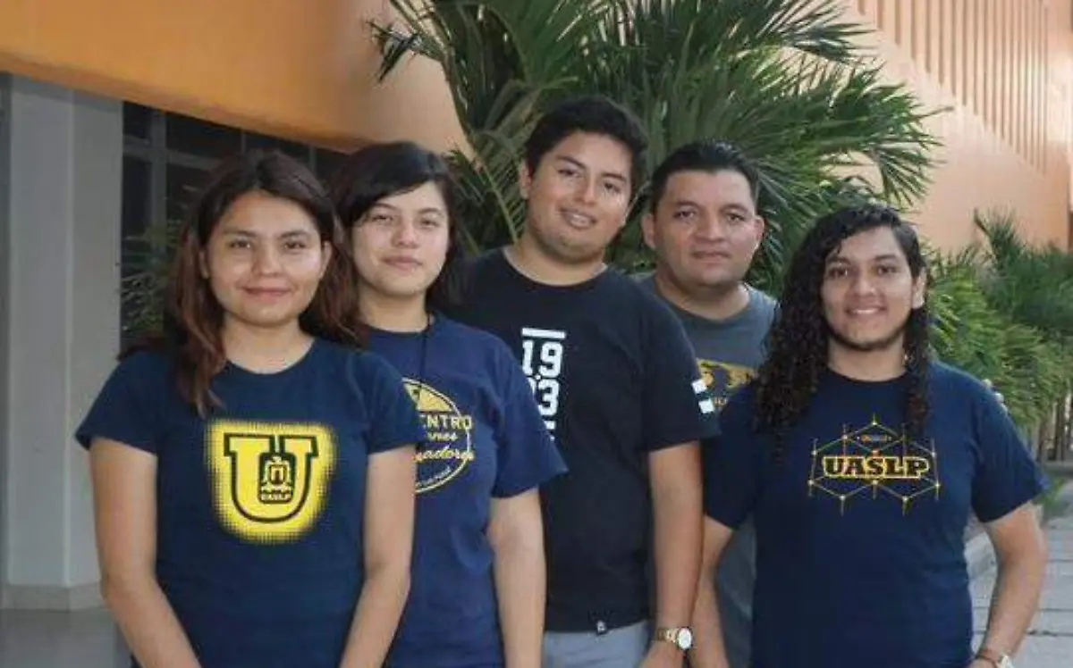 estudiantes de la UAMZM gandores de maratón  (1)