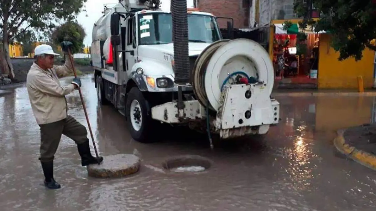 ATENTO INTERAPAS ANTE CONSTANTES REPORTES POR LAS LLUVIAS EN LA CIUDAD 2
