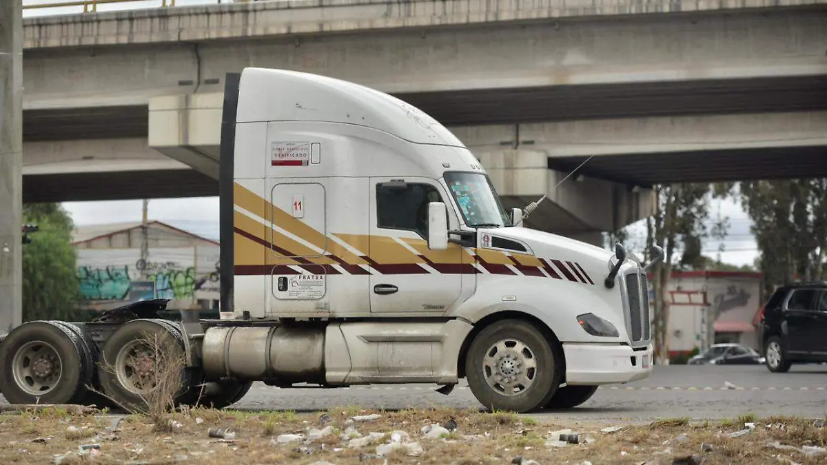 transportista chofer trailer JO (3)