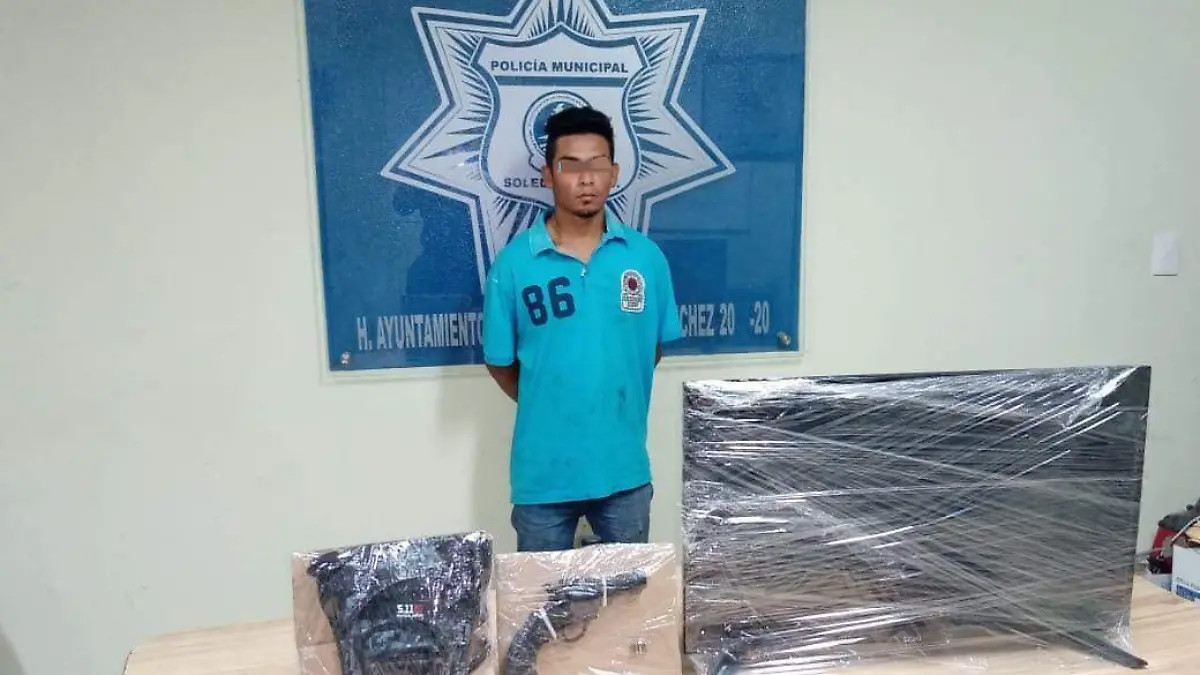 Tremenda pistola se cargaba el ladrón