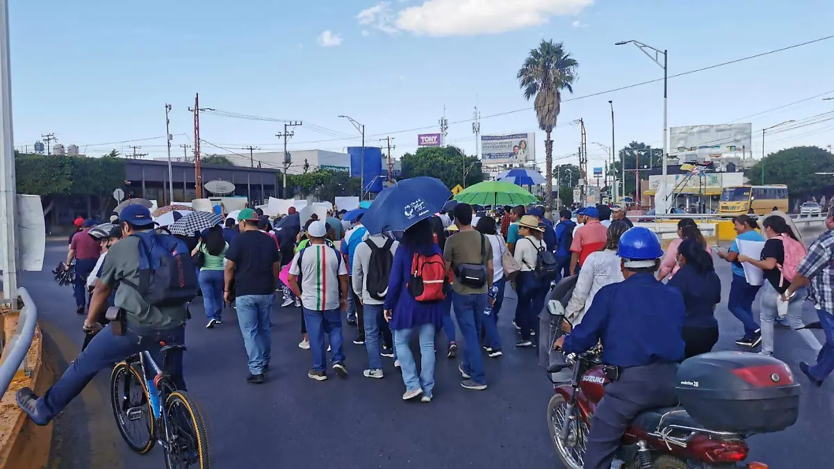 Se manifiesta sindicato de la UASLP (2)