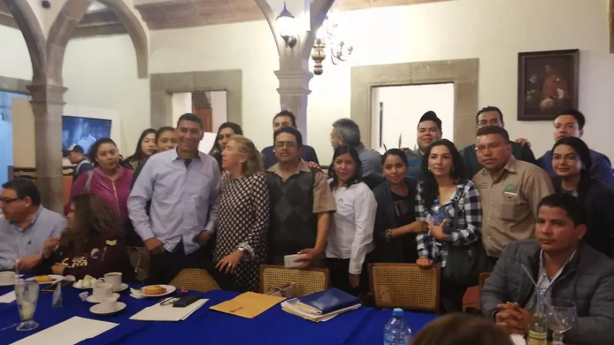 Maestros sufren por incumplimiento de pago