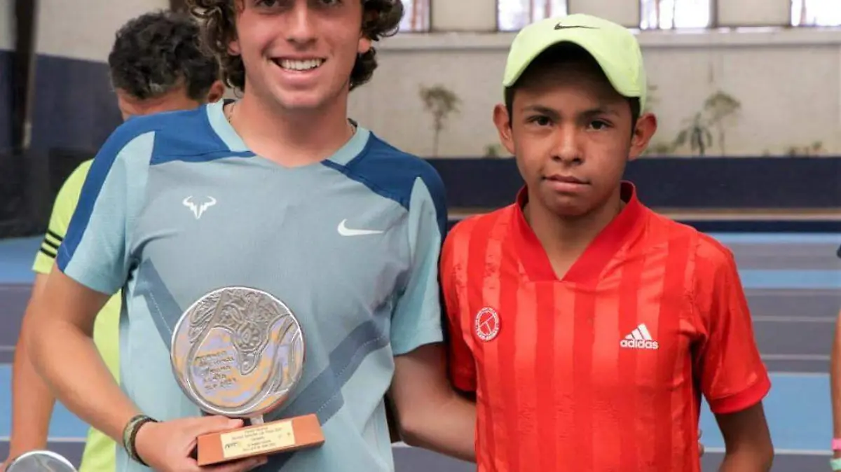  Finalistas de singles  (2)