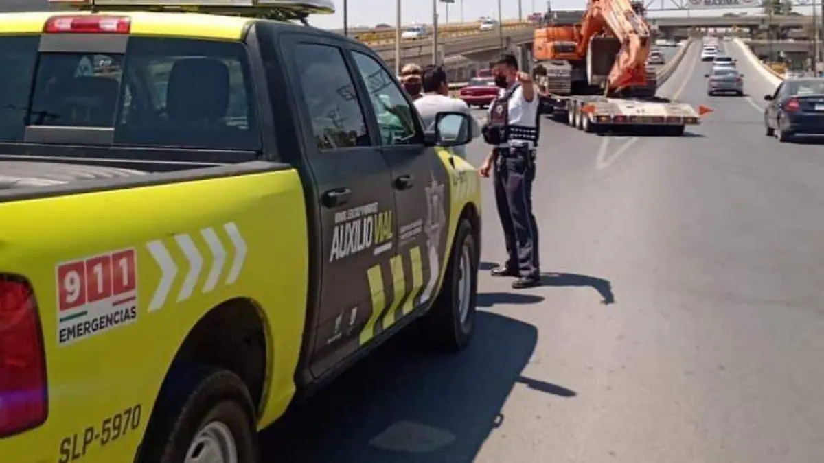 Actuaron sobre un vehículo de carga pesada que llegó hasta el Distribuidor Vial