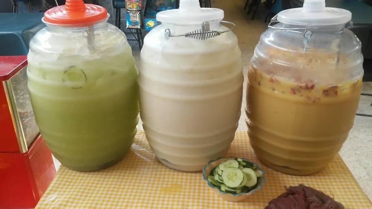 aguas grescas de orchata y limon