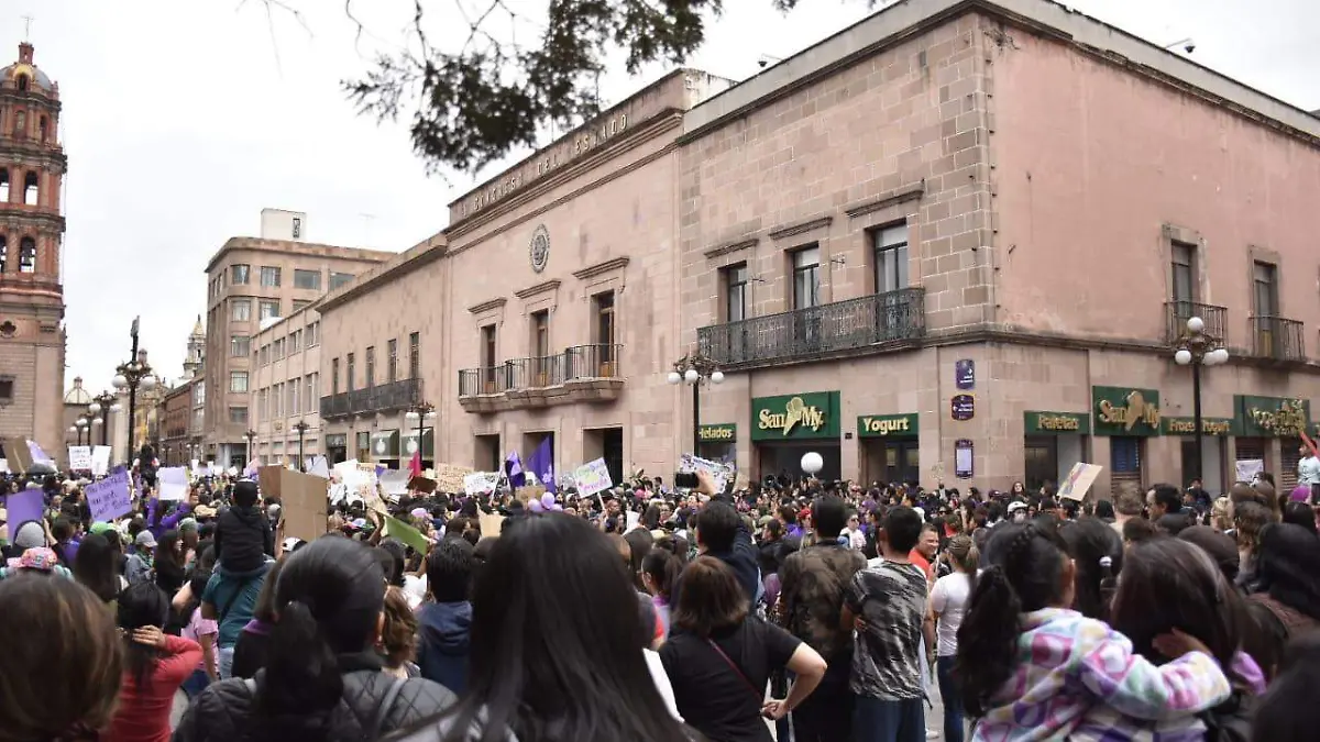 lleno marcha feminista