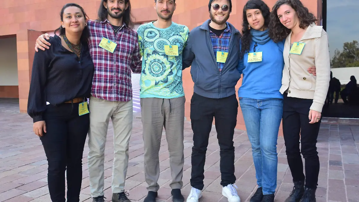 Buscan que niños estudien en casa