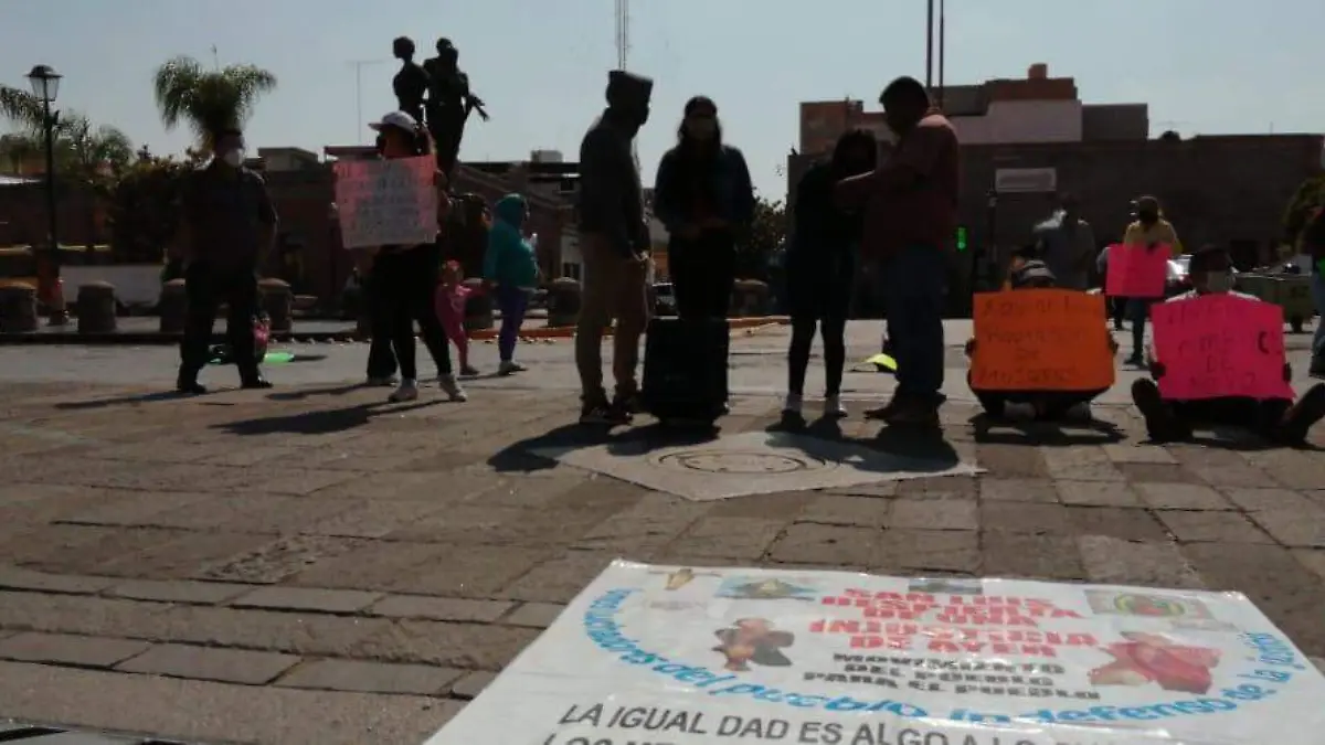 piden cese de funcionaria 5