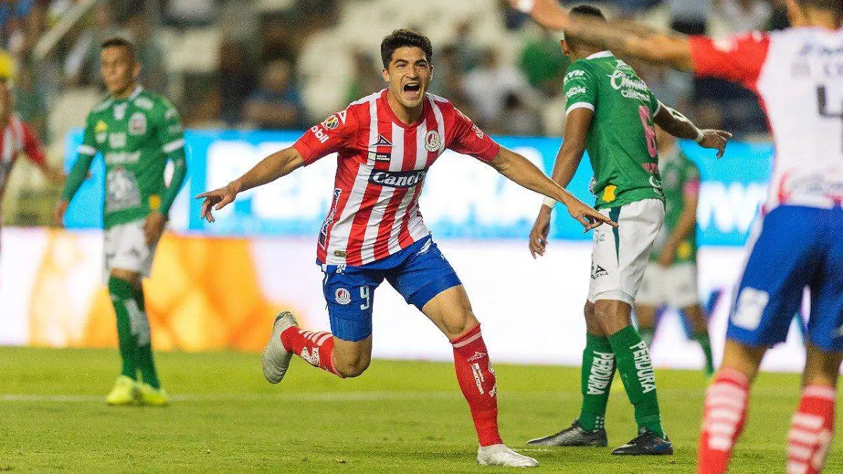 9 León remonta y vence al Atlético