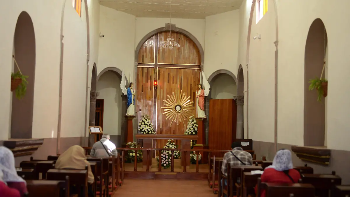 DSC_6908_interior de la capilla de adoracion perpetua