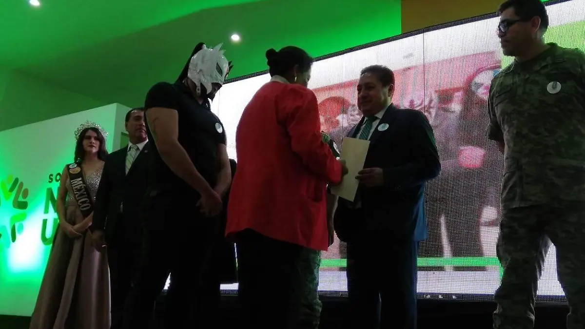 Entregan reconocimientos a soledenses distinguidos 4