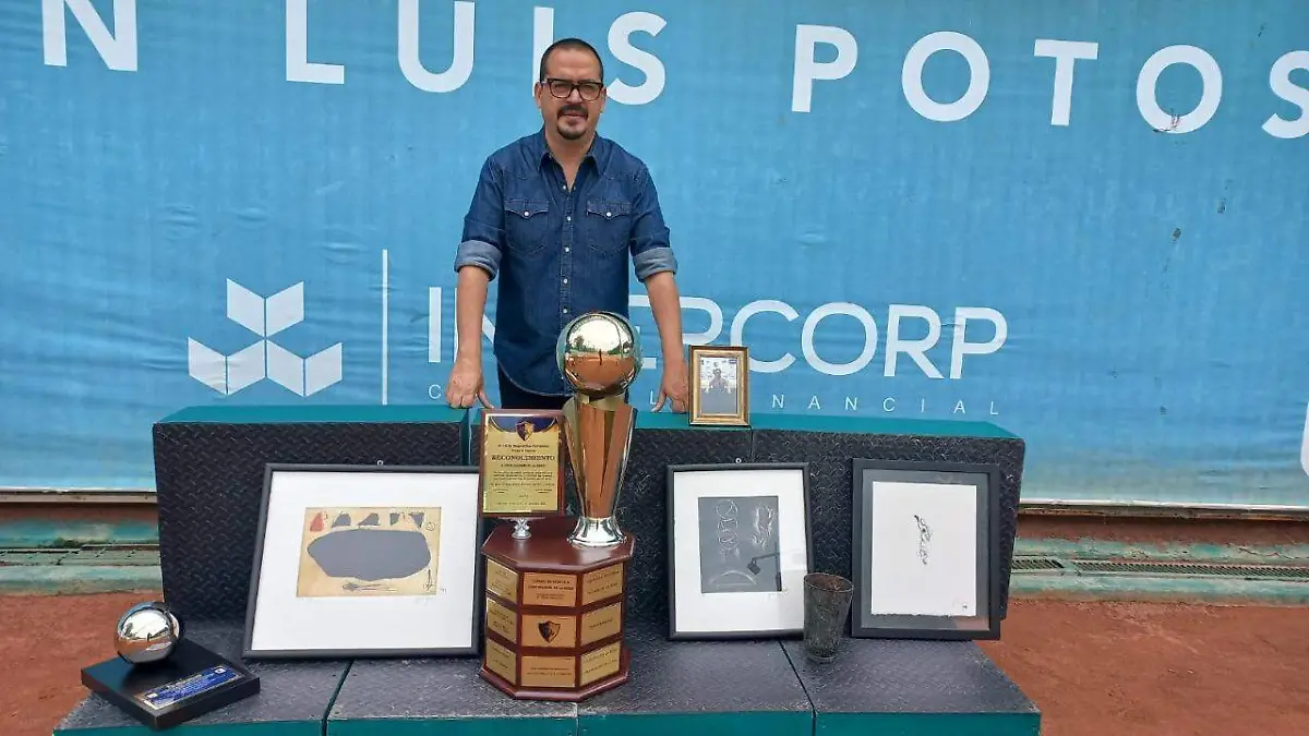 Emiliano de la Rosa asisitió al homenaje de su padre