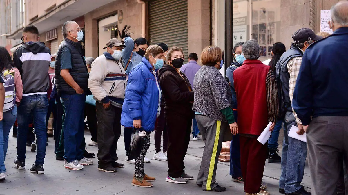 multitud de personas aglomeraciones