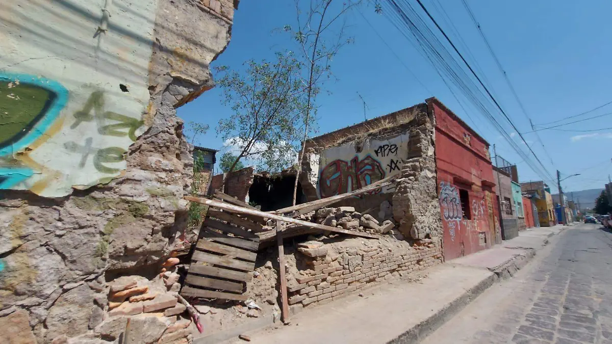 Casas antiguas por derrumbarse (2)
