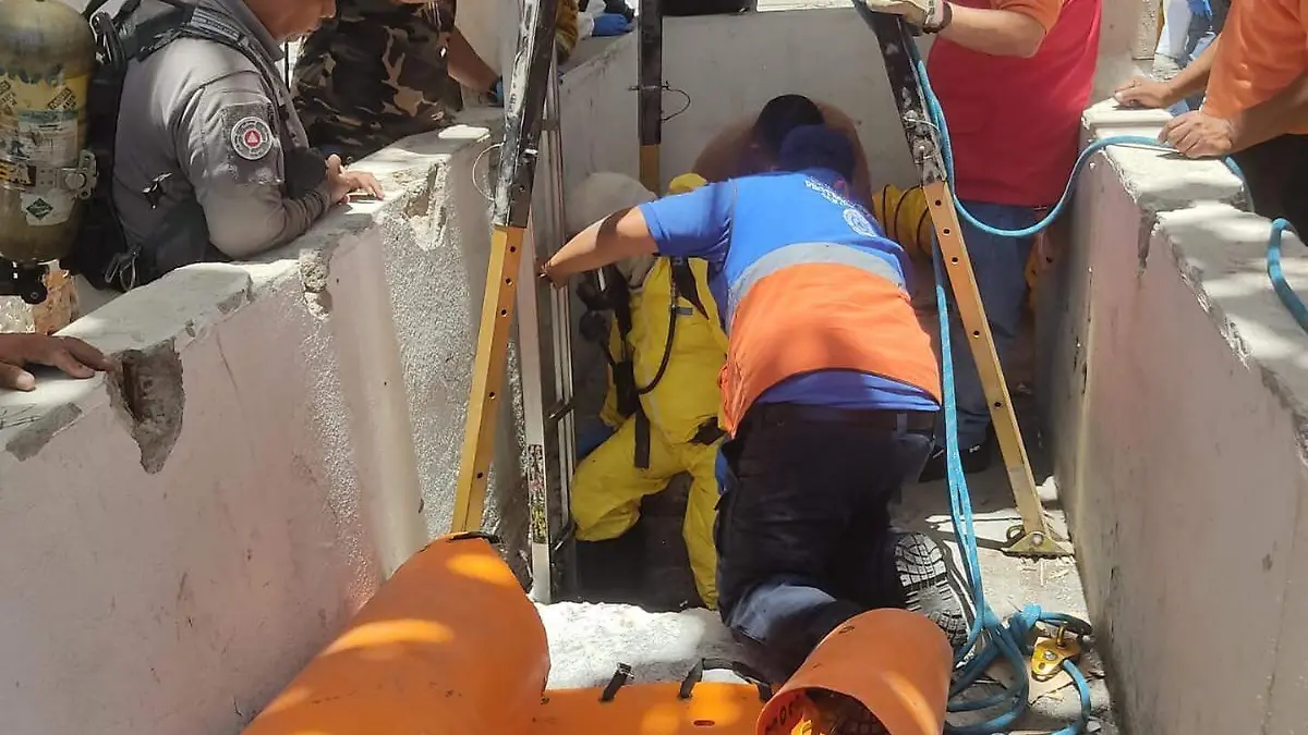 rescatan cuerpo de cisterna