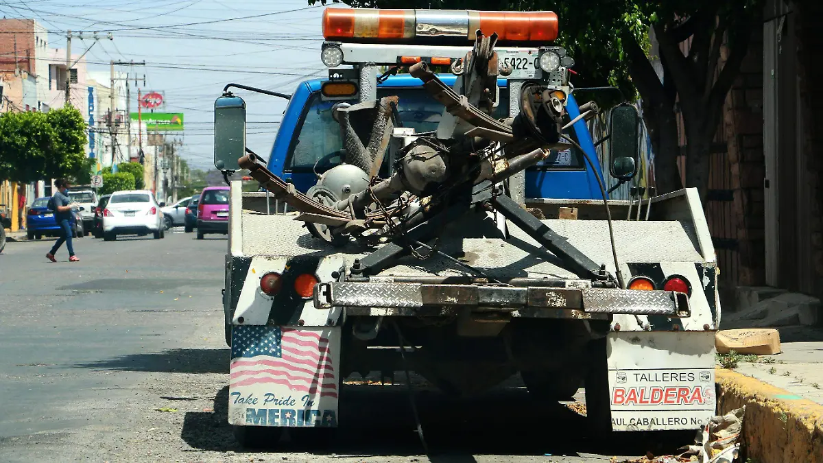 gruas sin trabajo (2) (1)