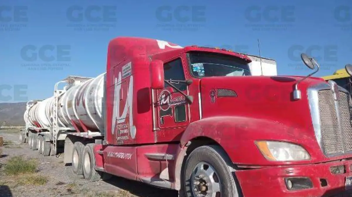 Abandonaron tractocamion