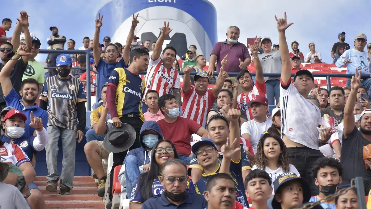 Alegres por los triunfos del Atlético de San Luis