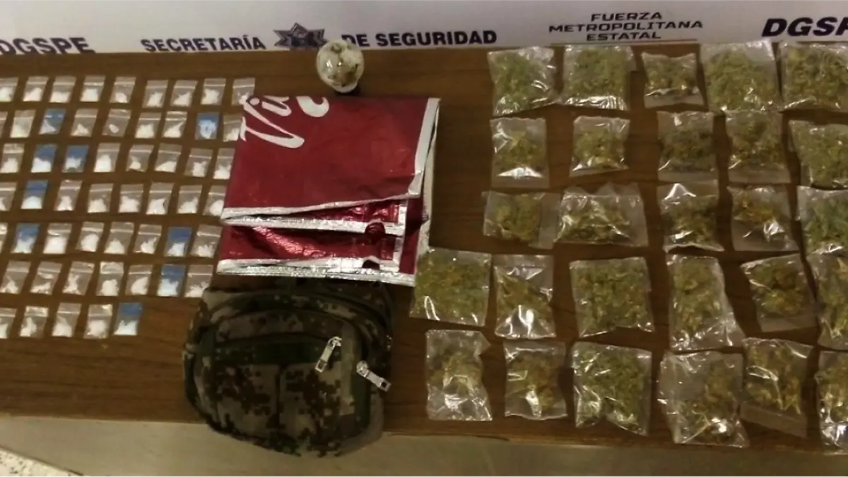 0211POR POSESIÓN DE 100 DOSIS DE ENERVANTES, DOS HOMBRES FUERON DETENIDOS