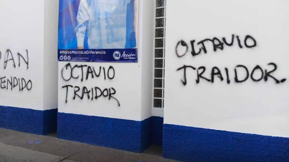 Vandalizan sede del PAN 2