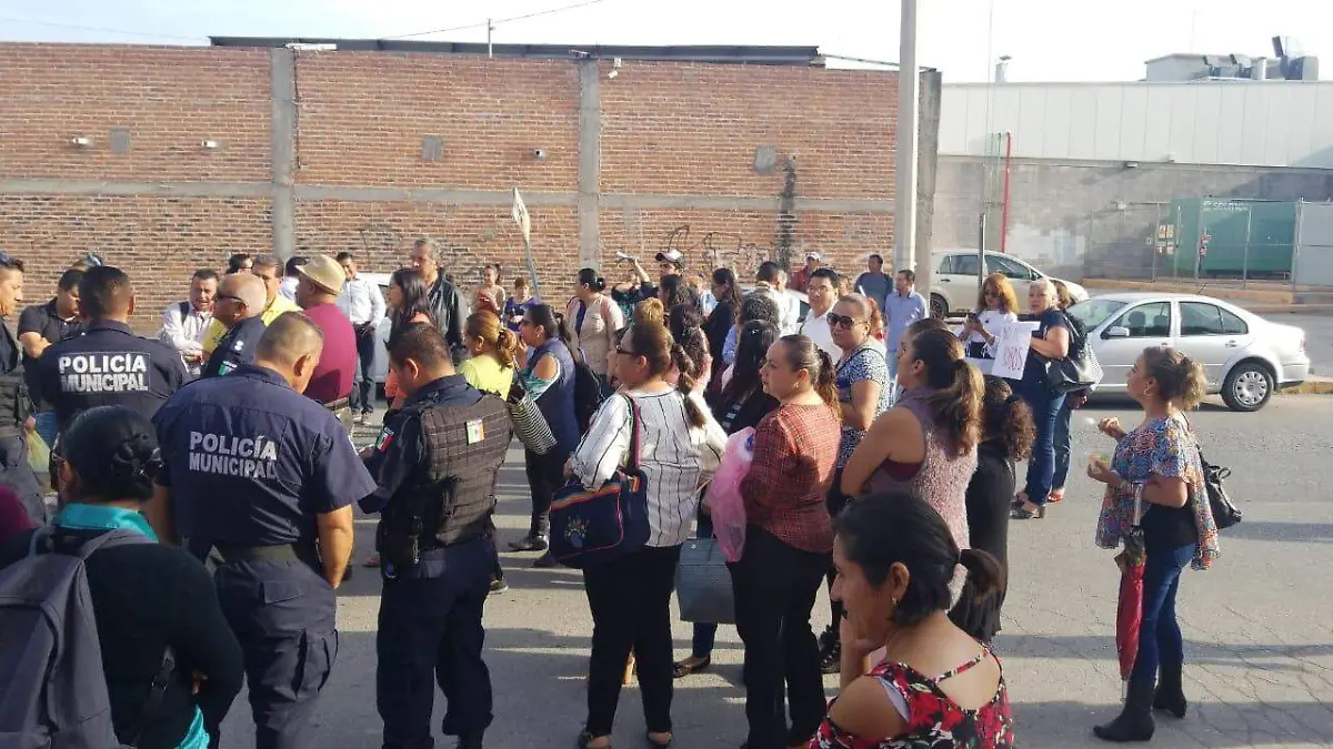 Roban cableado y cámaras de seguridad de escuela Himno Nacional en SGS